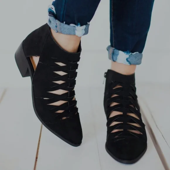 Qupid Black Summer Booties - Picture 2 of 8